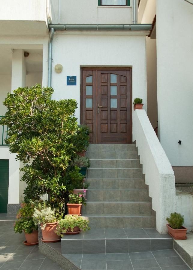 Apartments By The Sea Bilo, Primosten - 4191 Exterior foto