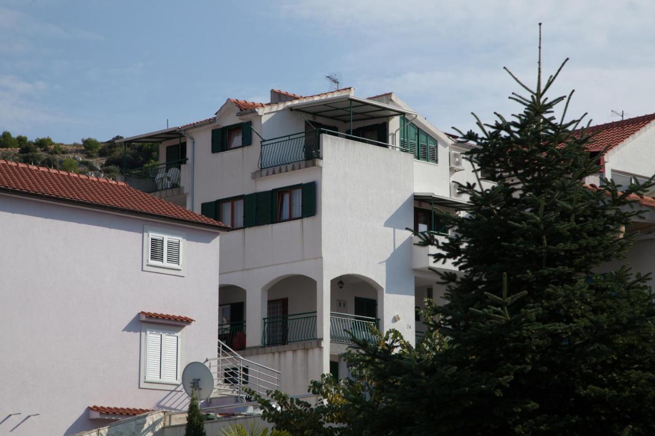 Apartments By The Sea Bilo, Primosten - 4191 Exterior foto