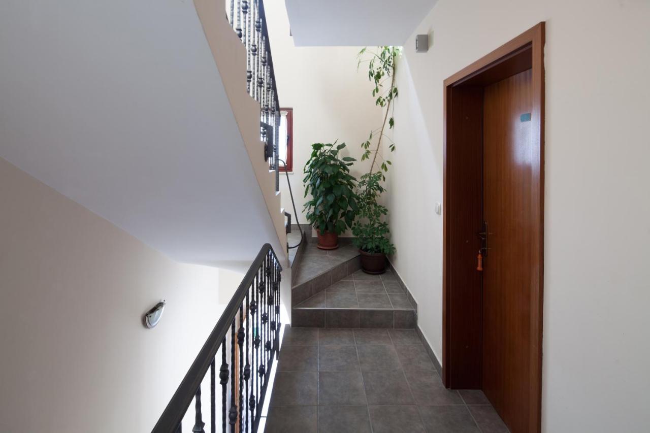 Apartments By The Sea Bilo, Primosten - 4191 Exterior foto