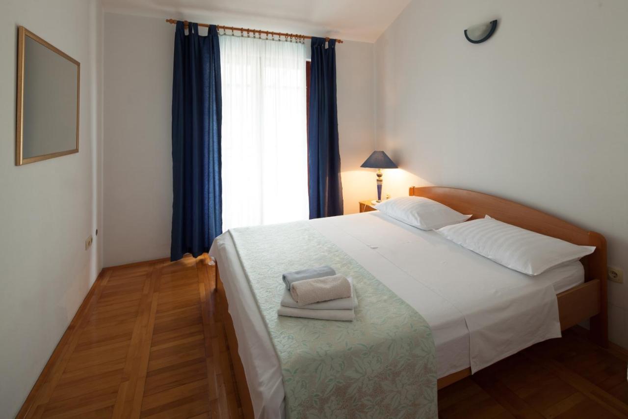Apartments By The Sea Bilo, Primosten - 4191 Exterior foto